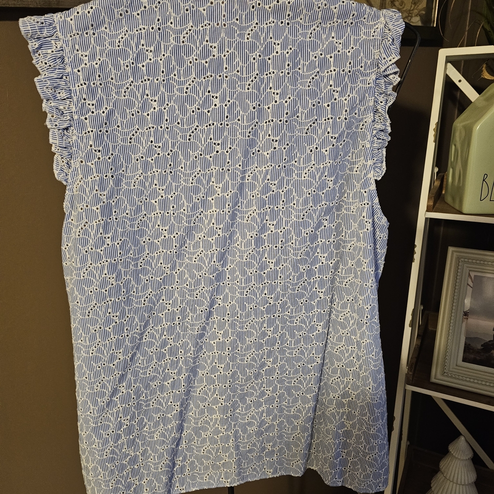 Lilly Pulitzer Blue and White Sleeveless Eyelet Blouse - Picture 2 of 2